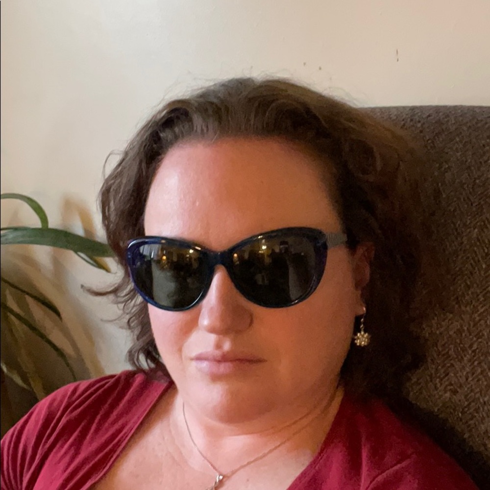 Meet your Posher, Laura